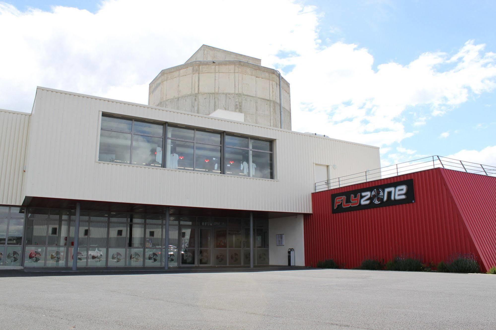 Auberge Flyzone Lezignan-Corbieres Exterior photo